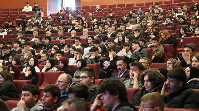 Türkiye'de bir ilk: Bin 530 lise öğrencisi üniversiteyi deneyimliyor...