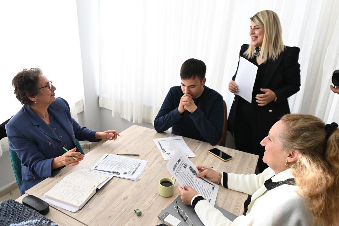 Hello Mersin İngilizce kursu açıldı: "Anlıyoruz ama konuşamıyoruz tabusunu yıkmak için buradayız" 1