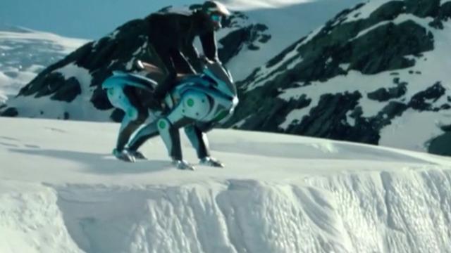 Ulaşım dünyasında alışmadığınız görüntü! Japon teknolojisinde çığır açan gelişme: İnsan taşıyabilen robot köpek tanıtıldı...