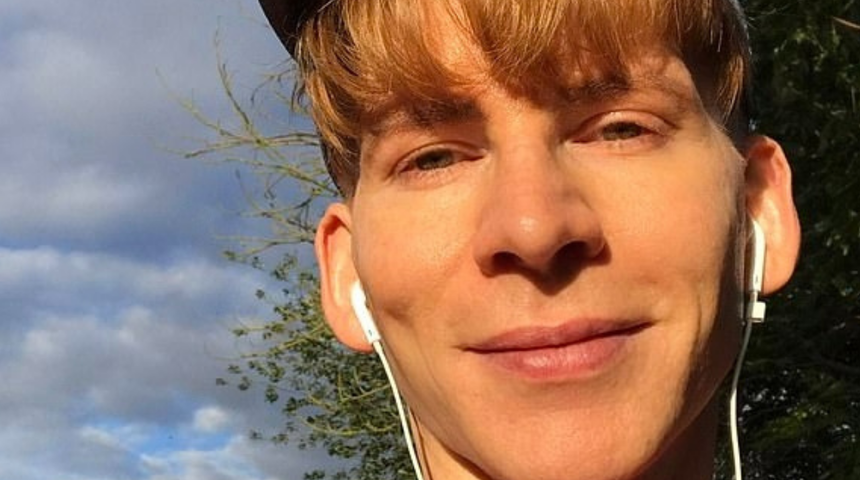 Yaşını duyan inanamıyor! Herkes 20'li yaşlarda olduğunu sanıyor ama gerçek bambaşka! 