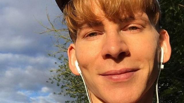 Yaşını duyan inanamıyor! Herkes 20'li yaşlarda olduğunu sanıyor ama gerçek bambaşka! 