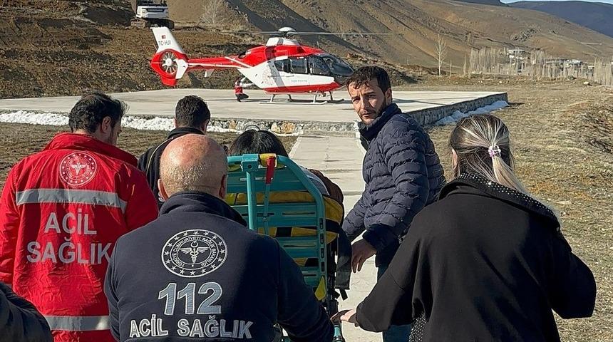 Van'da ambulans helikopter hamile kadın için havalandı