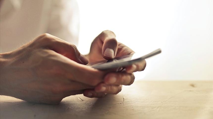 İnternete cep telefonundan bağlananların oranı yüzde 96,9'u buldu