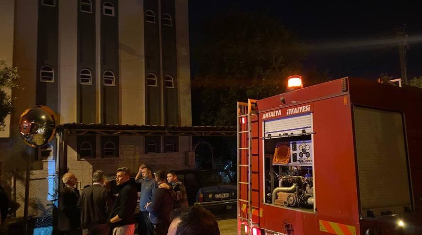Antalya'da düğündeki gelin ve damadın evinde yangın çıktı