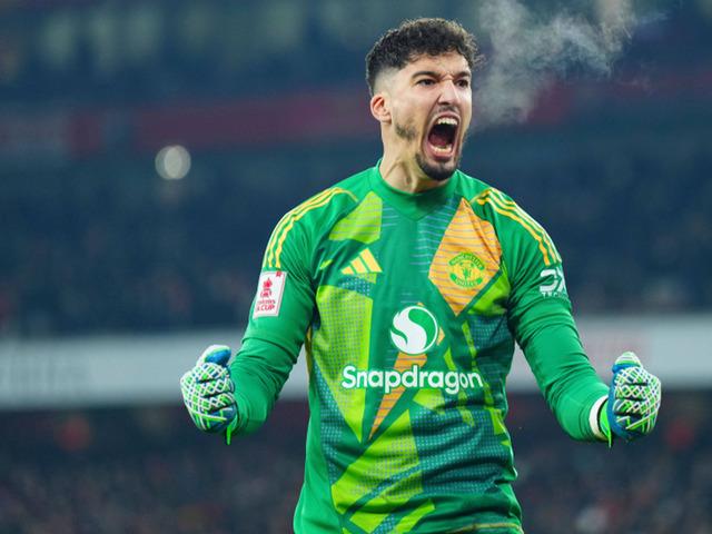 Manchester United'dan Altay Bayındır'ı sarsan hamle!