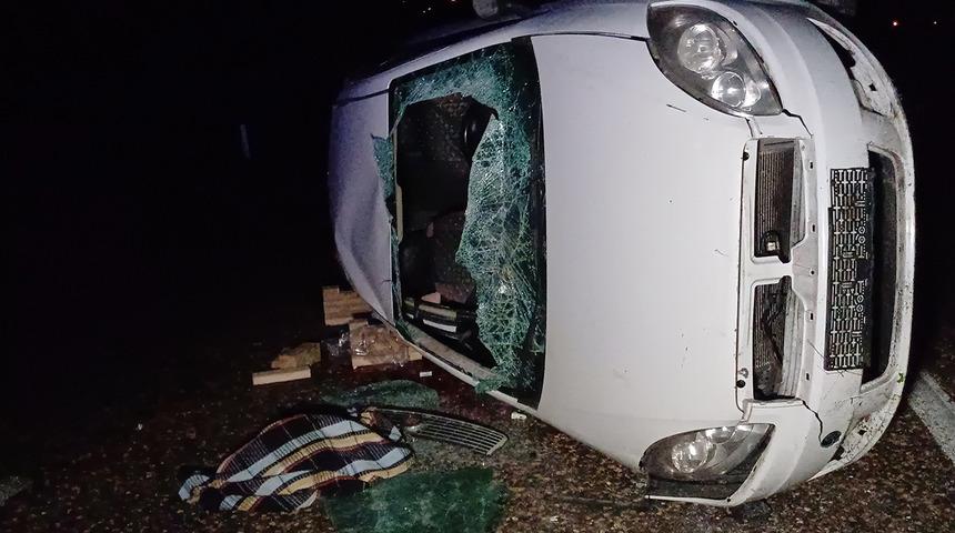 Karabük'te devrilen otomobildeki 3'ü çocuk 5 kişi yaralandı