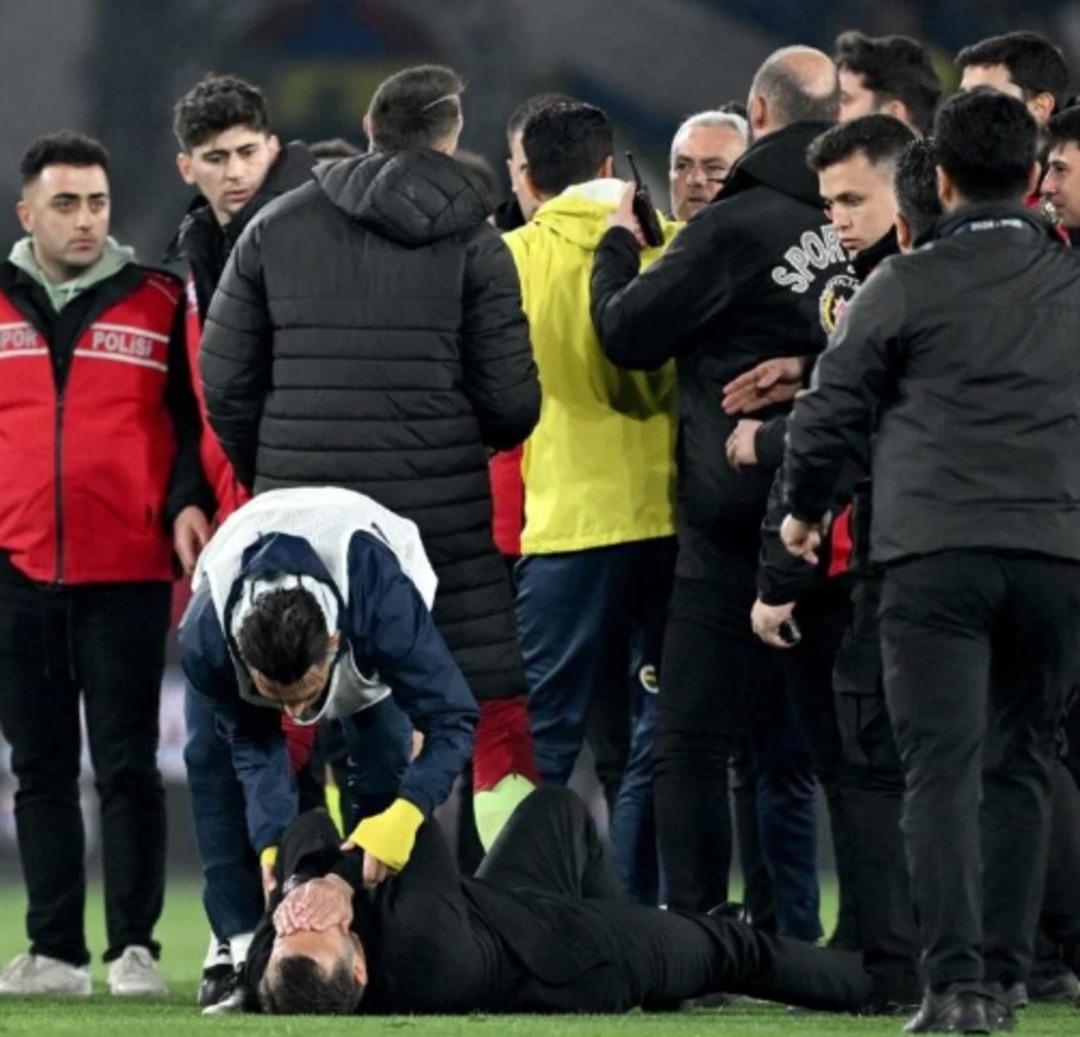 Mourinho derbi maçı sonrası yaşananlar için  Hollywood  benzetmesi yapmıştı! Okan Buruk tan gece yarısı yanıt gecikmedi 1