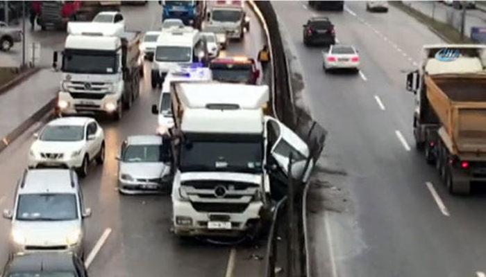 Şile'de korkunç olay! Hafriyat kamyonu iki aracı ezdi