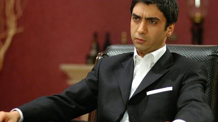 Kurtlar Vadisi'nin Polat Alemdar'ı Necati Şaşmaz, Özgür Özel'in boykot listesindeki o mekanda ortaya çıktı! Nusret Gökçe ile poz