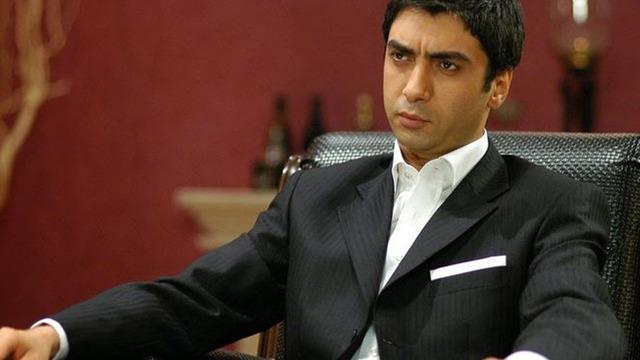 Kurtlar Vadisi'nin Polat Alemdar'ı Necati Şaşmaz, Özgür Özel'in boykot listesindeki o mekanda ortaya çıktı! Nusret Gökçe ile poz