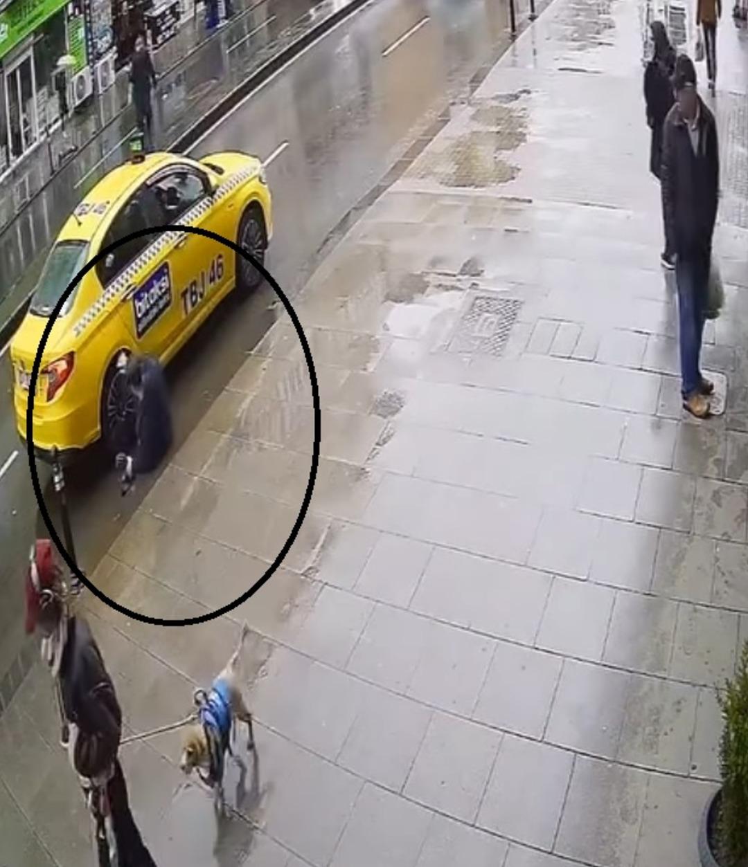En Hamarat Benim in sunucusu Kadir Ezildi taksiye binerken yere kapaklandı! Görenler şaştı kaldı 2