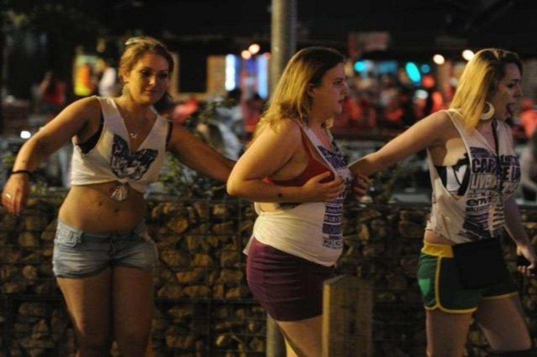 Sarhoş eve geldi, çantasındaki gizemli nesneyi görünce şok geçirdi! Ne olduğu sonradan ortaya çıktı 1