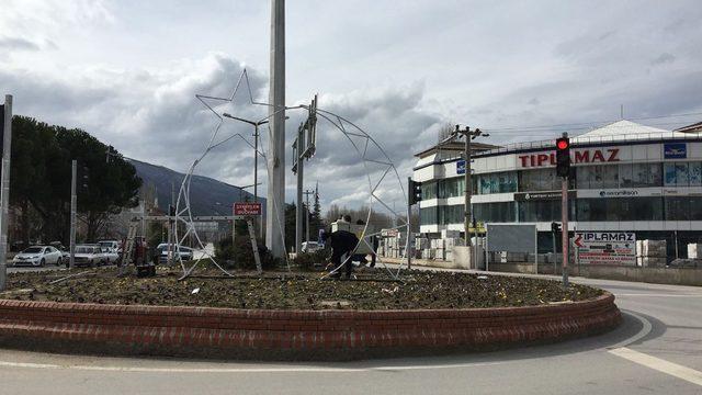 Simav’da  ay-yıldızlı ışıklandırma