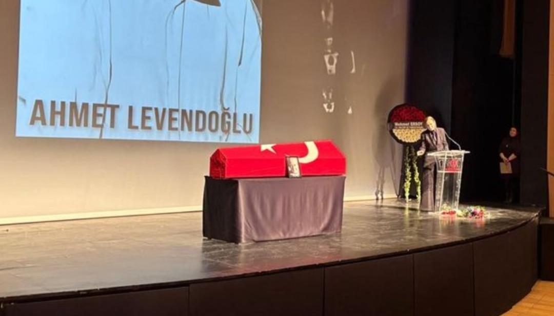 Usta tiyatrocu ve oyuncu Ahmet Levendoğlu na veda! Ünlü isimler akın etti! Gözyaşları sel oldu 2