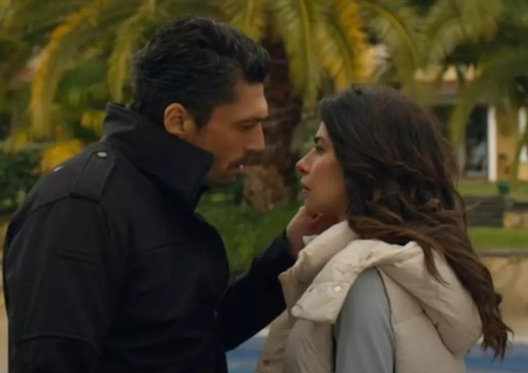 Dizi bitince aşkını ilan etmişti! Sandık Kokusu nun yıldızı Nesrin Cavadzade nin mutluluğu kısa sürdü! Ayrılık sebebi...  1