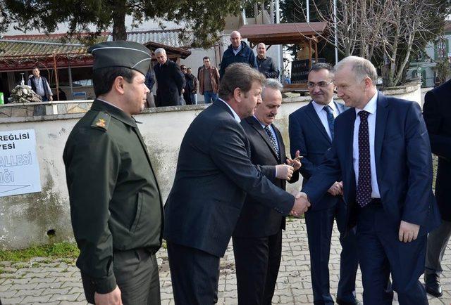 Vali Ceylan mahallesini sakinleri ile bir araya geldi