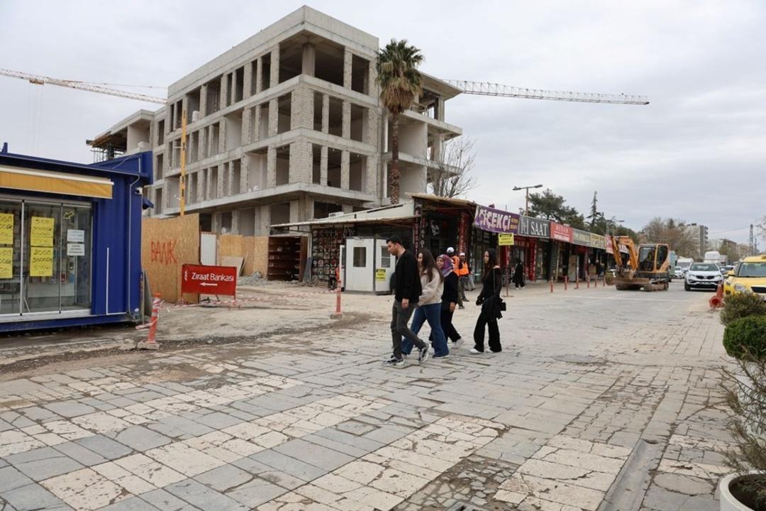 Dünyanın en saçma binası olarak biliniyordu! Yıkıldı, yerine bakın ne yapılacak 3