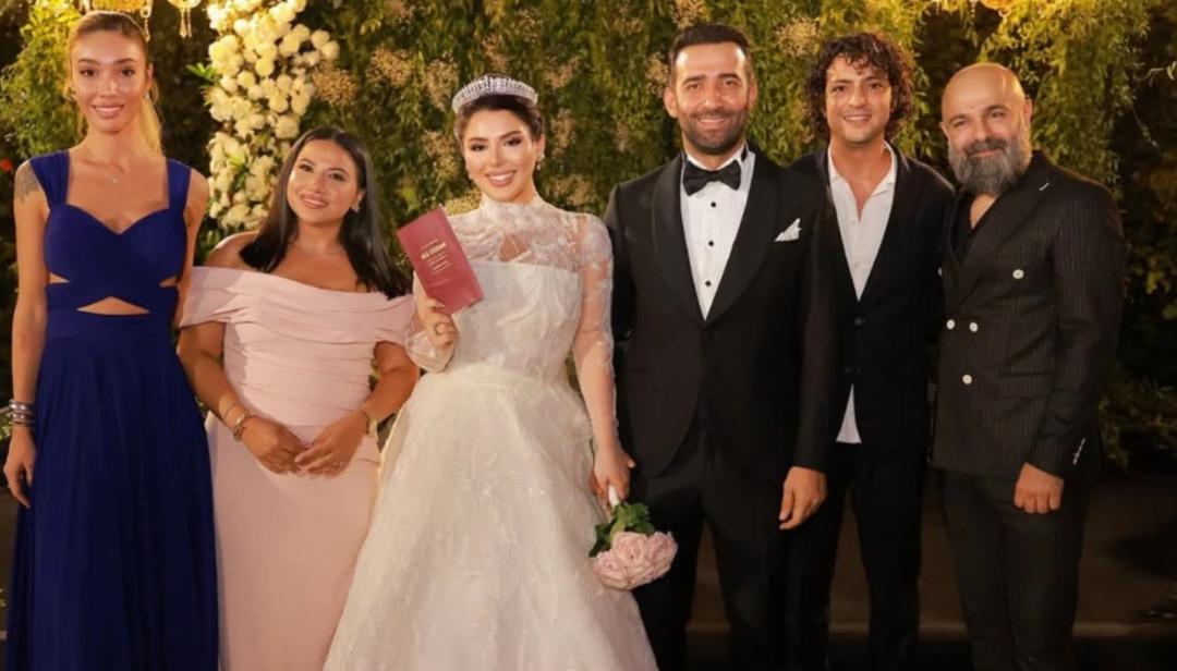 Uzak Şehir in Demir i Ferit Kaya nın Makedon göçmeni eşine beğeni yağdı! "Ben ve eşim birbirimizden çok farklı yerlerden geliyoruz" 2