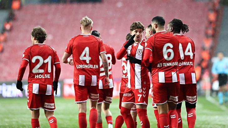 Samsunspor Başkanı Yüksel Yıldırım Galatasaray maçı öncesi şampiyon olmasını istediği takımı açıkladı!  G2