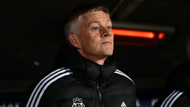 Kara bulutlar Beşiktaş'ın peşini bırakmıyor! Bu kez de Emirhan Topçu sakatlandı...