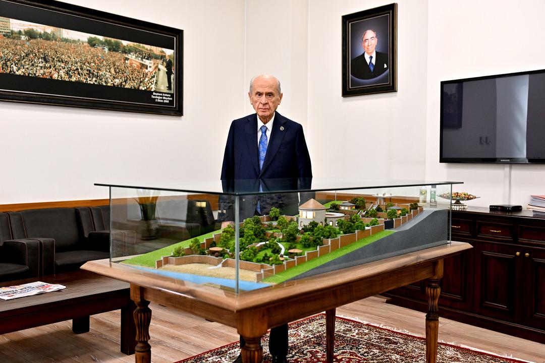 AA-20250408-37567448-37567445-BAHCELININ_AHLATTA_INSA_ETTIRDIGI_EMIR_BAYINDIR_YERLESKESI_DEVLET_BEY_KONAGININ_YAPIMI_TAMAMLANDI