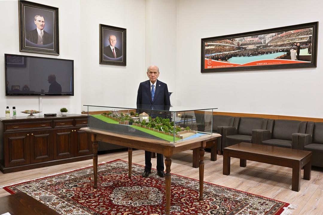 AA-20250408-37567448-37567446-BAHCELININ_AHLATTA_INSA_ETTIRDIGI_EMIR_BAYINDIR_YERLESKESI_DEVLET_BEY_KONAGININ_YAPIMI_TAMAMLANDI
