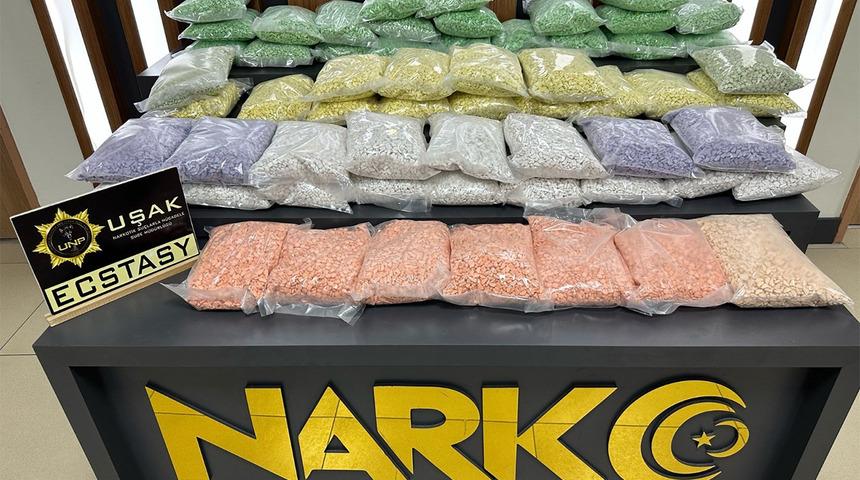 Uşak’ta 2 uyuşturucu satıcısı tutuklandı