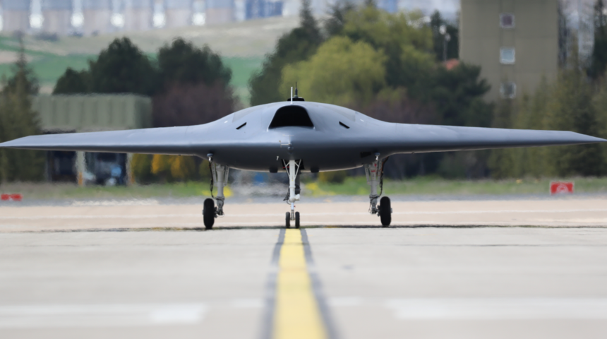 İnsansız savaş uçağı ANKA 3 hedefi 12'den vurdu