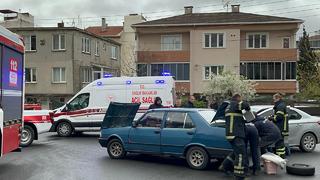 Çorlu'da trafik kazası! İki otomobil çarpıştı: Sürücü aracın içinde sıkıştı