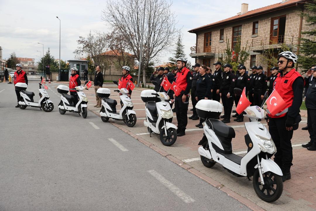 AA-20250408-37569330-37569324-KAYSERI_EMNIYET_MUDURLUGUNE_TAHSIS_EDILEN_21_ARAC_HIZMETE_ALINDI