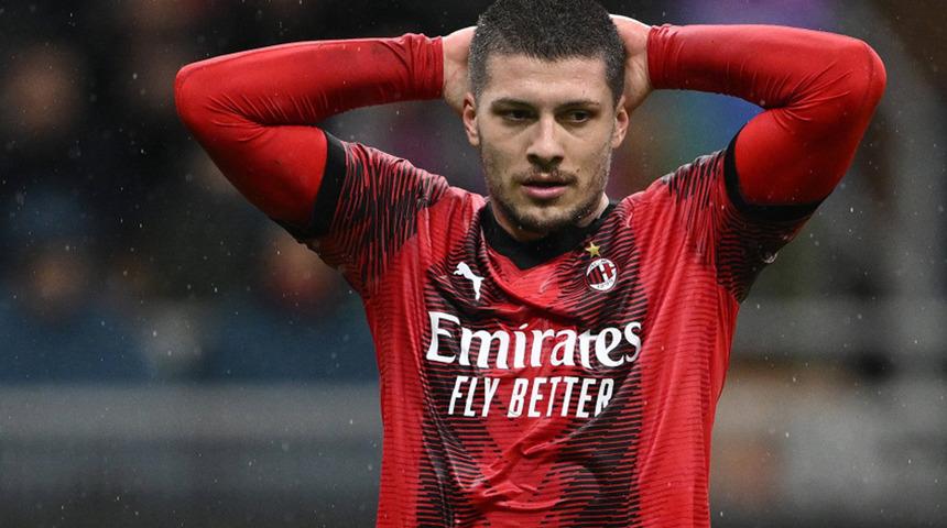 İtalyan devinin yıldızı ile o Süper Lig takımları ilgileniyor! Babası resmen açıkladı...