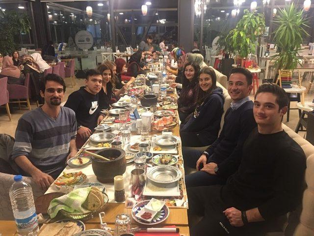 Ayten Usta &ccedil;alışanları moral yemeğinde buluştu 1