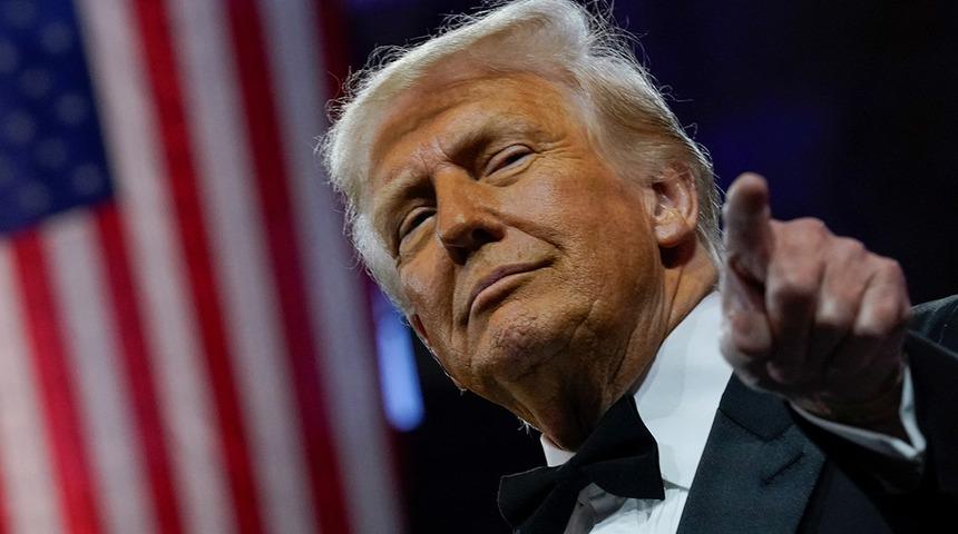 Trump'tan olay olacak bir çıkış daha! Bu kez de ülkelerin bir anlaşma için 'poposunu öptüğünü' söyledi