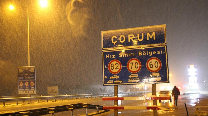 Çorum’da Nisan karı: Ekipler yollarda teyakkuza geçti