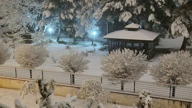 Amasya’da Nisan ayında yağan kar 24 köy yolunu ulaşıma kapadı