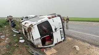 Diyarbakır'da yolcu minibüsünün devrilmesi sonucu 9 kişi yaralandı