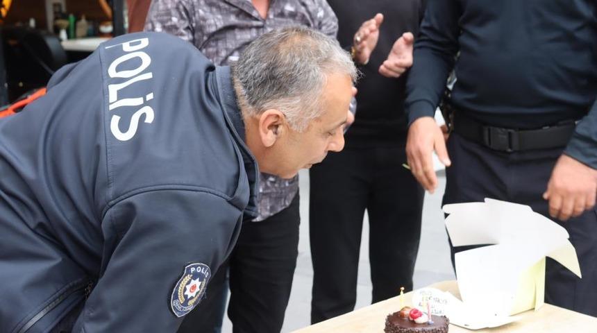 Kayseri'de polise sürpriz! Kavga ihbarına çağırdılar pasta ikram ettiler