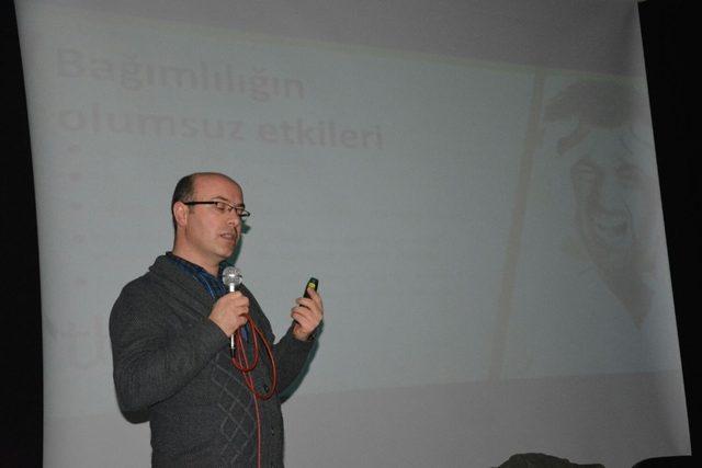 Aşkale’de madde bağımlılığı konferansı