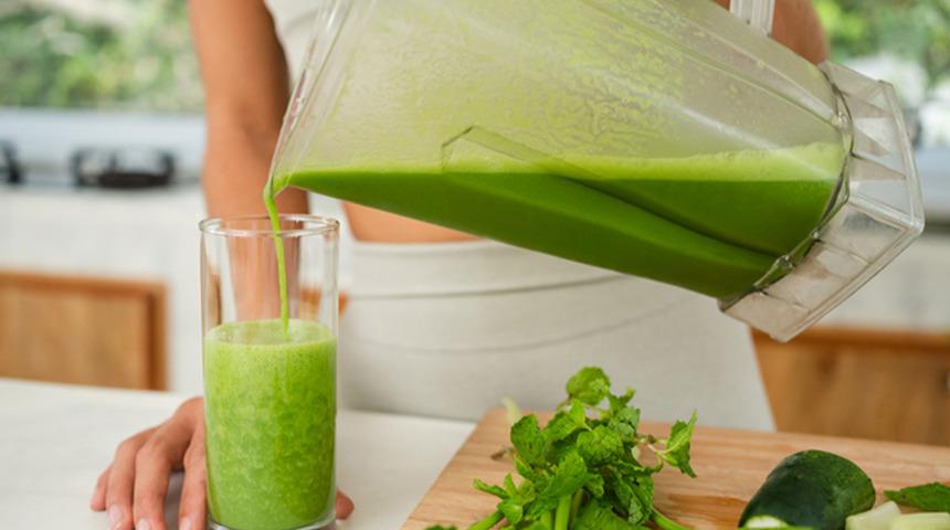 Evde detoks suyu hazırlamanın pratik tarifi: Sağlık ve ferahlık bir arada!