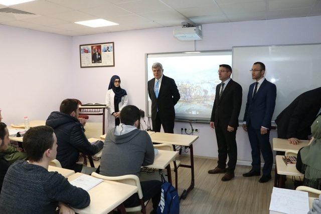 Başkan Karaosmanoğlu öğrencilerle buluştu