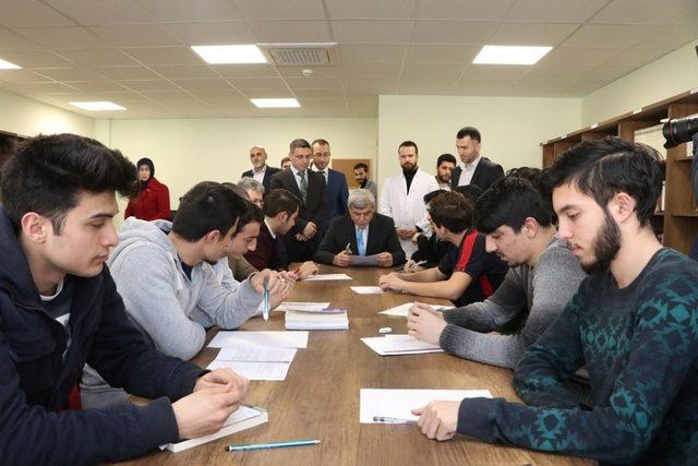 Başkan Karaosmanoğlu öğrencilerle buluştu