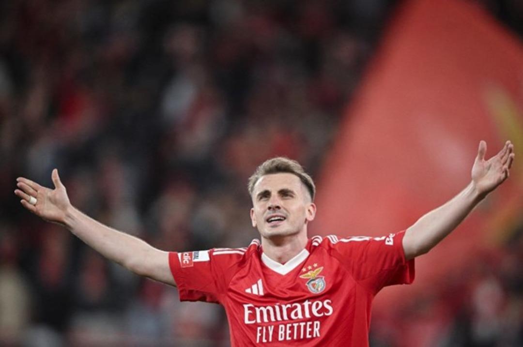 Kerem Aktürkoğlu nu bu kez de dünya devi istiyor! İngiltere nin yolunu sezon sonunda tutabilir... 1