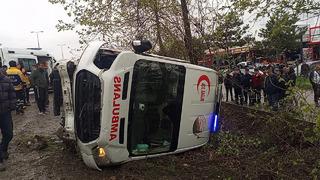 Zonguldak’ta ambulans ile otomobil çarpıştı: 6 kişi yaralandı