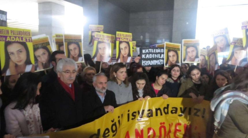 Helin Paland&ouml;ken davası &ouml;ncesi adliye &ouml;n&uuml;nde a&ccedil;ıklama