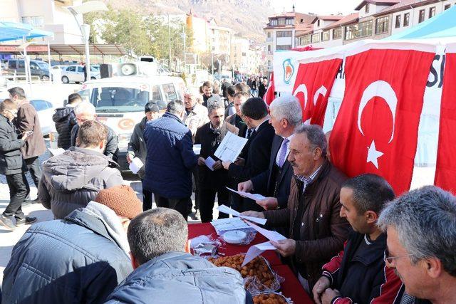 MHP Gümüşhane’de Afrin şehitleri için lokma dağıttı