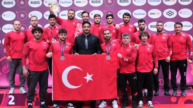 Erkekler Serbest Güreş A Milli Takımı Avrupa üçüncüsü oldu