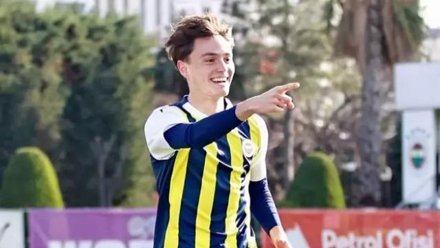 Fenerbahçe'nin genç yeteneği göz dolduruyor!