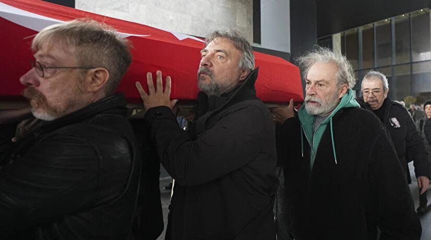 Usta oyuncu Ahmet Levendoğlu’nun vasiyeti yerine getirildi! Cenaze namazı kılınmadan...