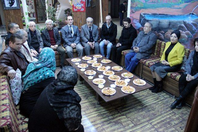Kütahya’da sanatçı duyarlılığı, Afrin şehitleri için Kur’an-ı Kerim okuyup dua ettiler