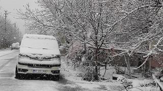 Niğde'de kar etkili oluyor